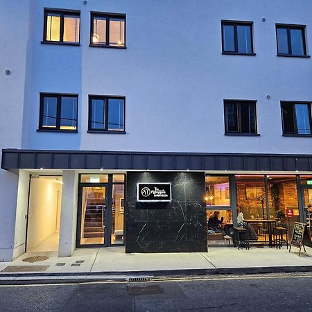 The Abbeygate Townhouse Hotel กัลเวย์ ภายนอก รูปภาพ