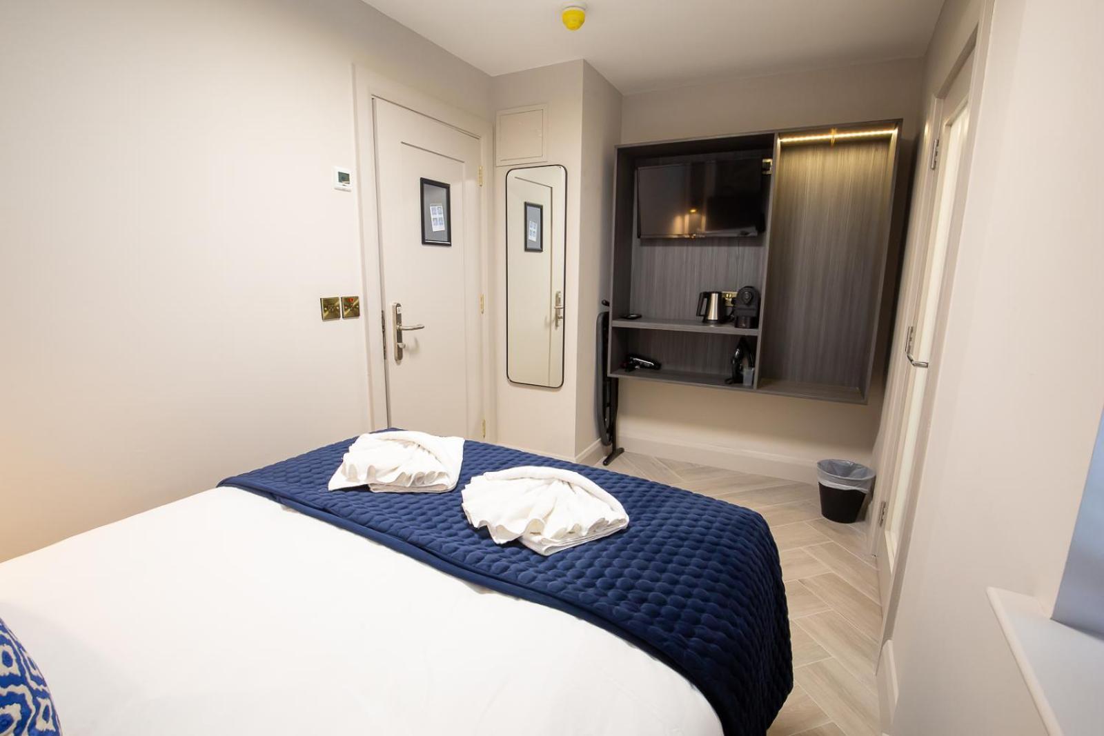 The Abbeygate Townhouse Hotel กัลเวย์ ภายนอก รูปภาพ