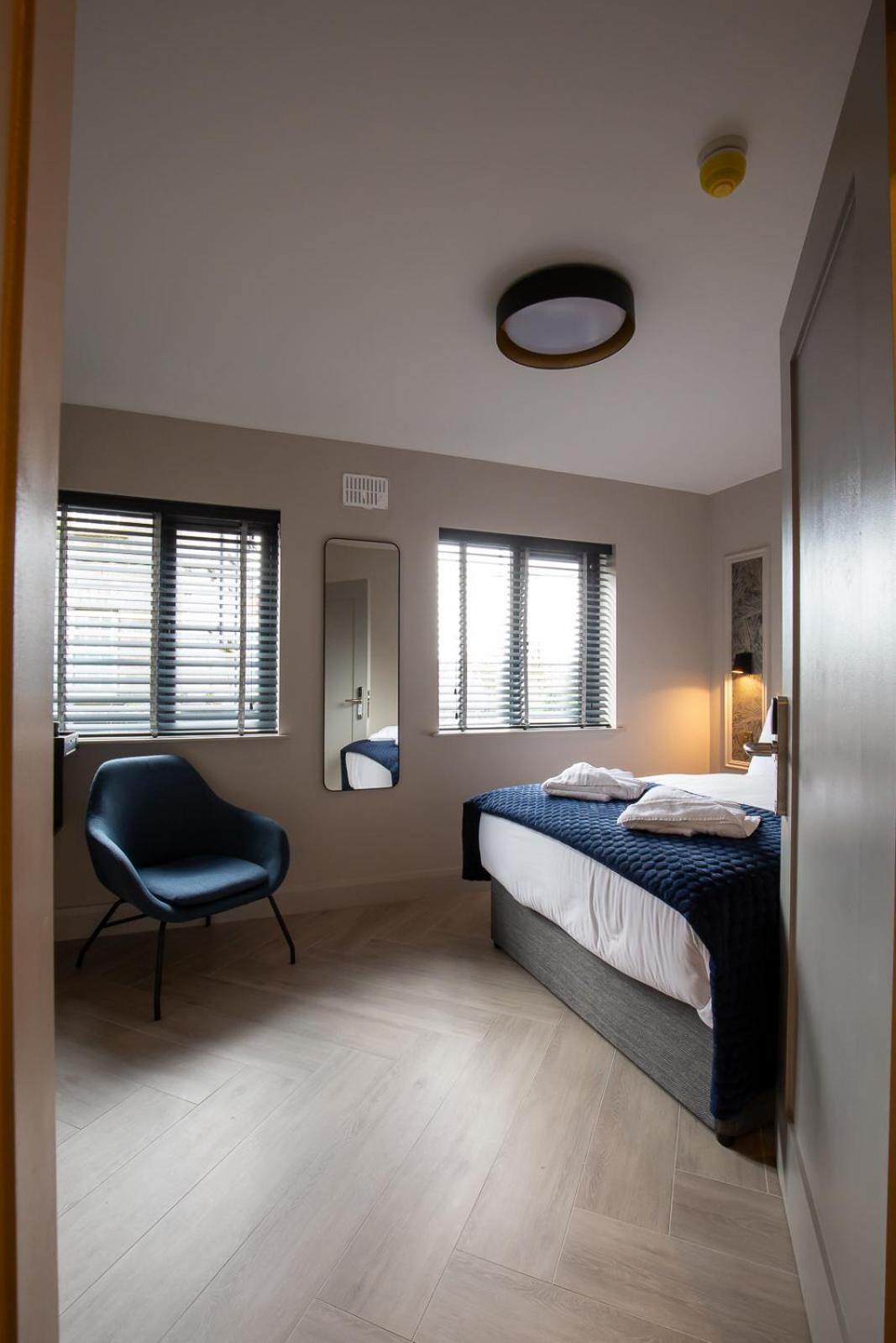 The Abbeygate Townhouse Hotel กัลเวย์ ภายนอก รูปภาพ
