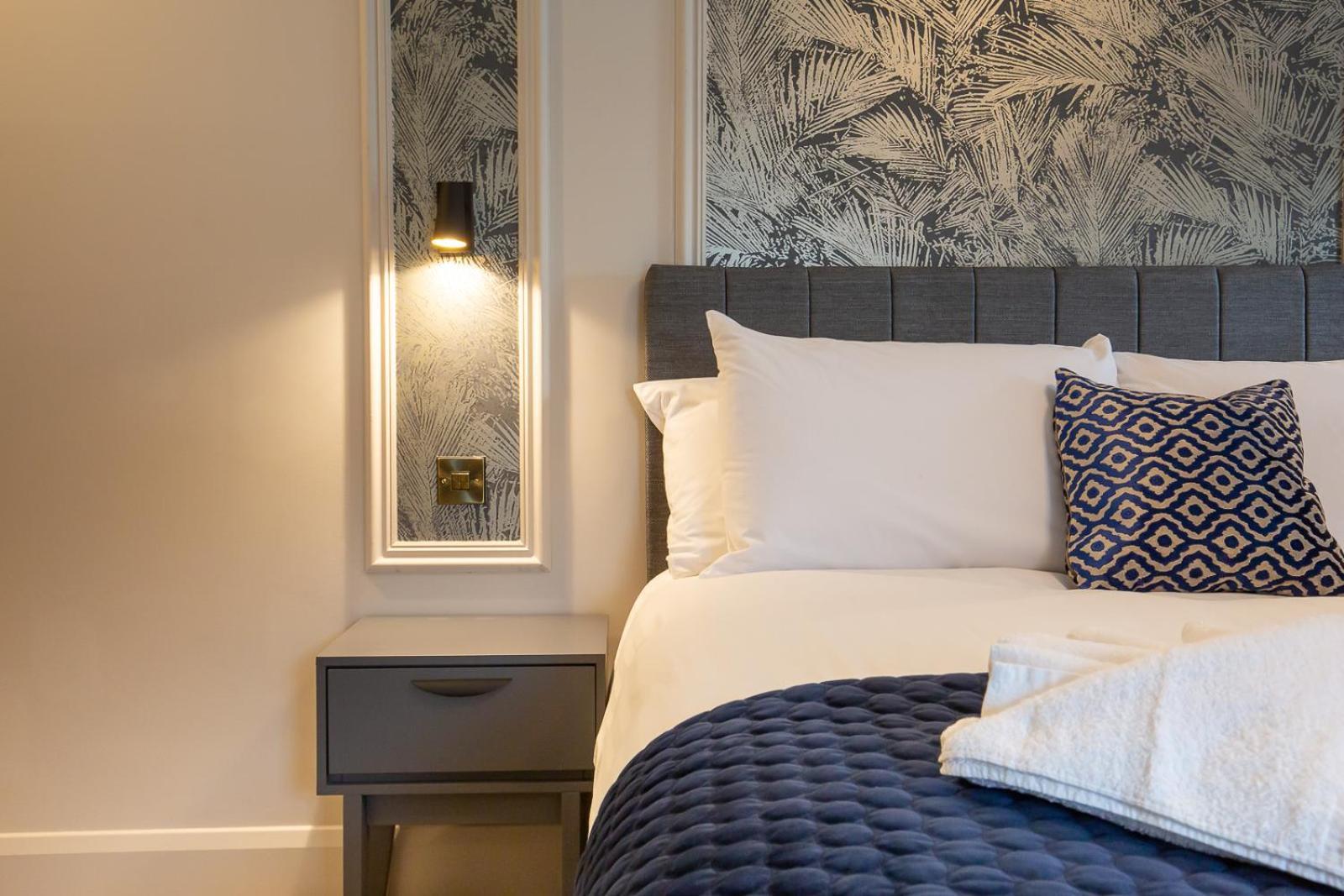 The Abbeygate Townhouse Hotel กัลเวย์ ภายนอก รูปภาพ