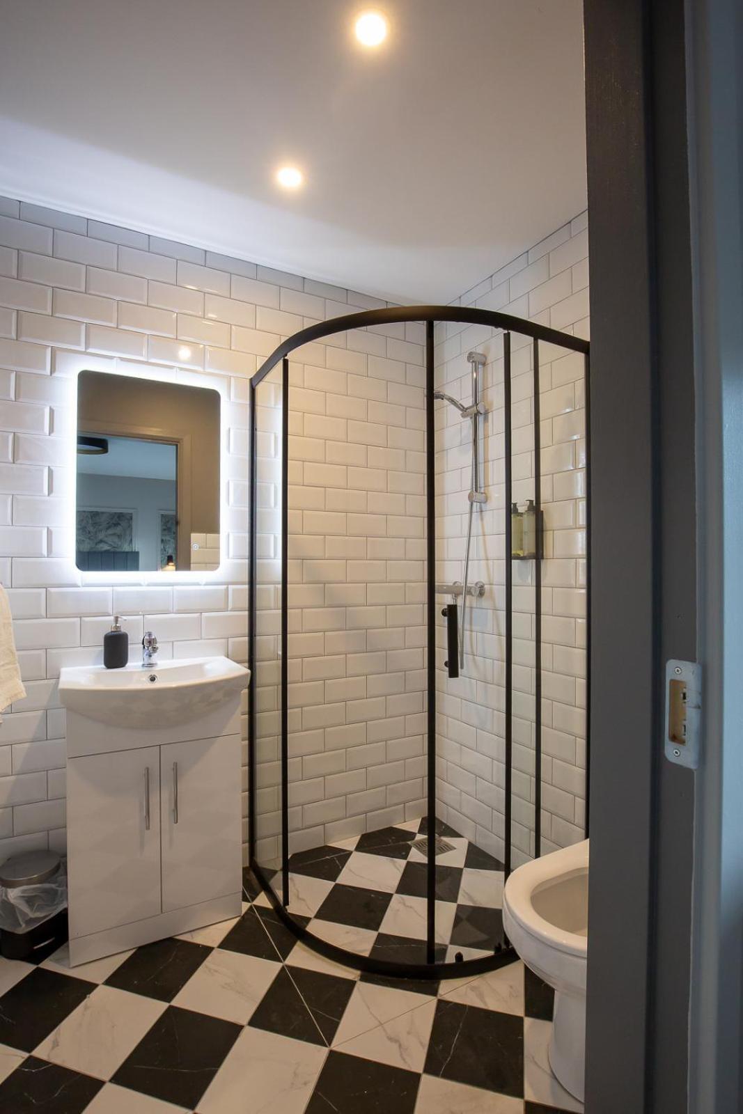 The Abbeygate Townhouse Hotel กัลเวย์ ภายนอก รูปภาพ