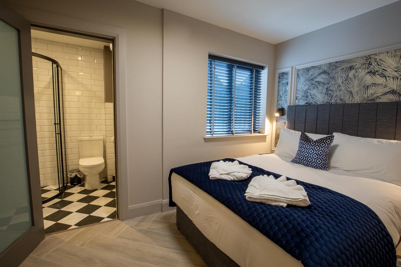The Abbeygate Townhouse Hotel กัลเวย์ ภายนอก รูปภาพ