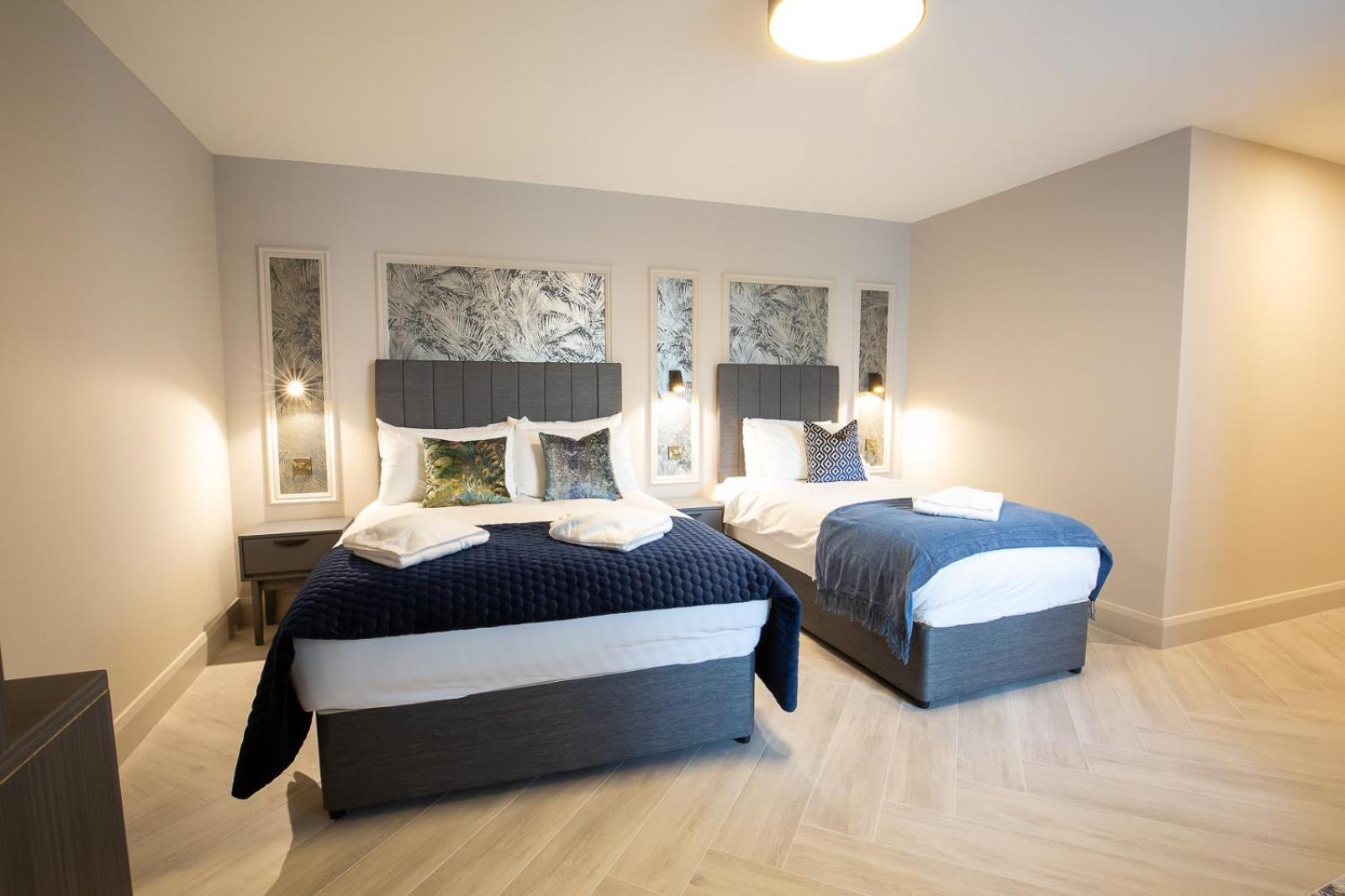 The Abbeygate Townhouse Hotel กัลเวย์ ภายนอก รูปภาพ